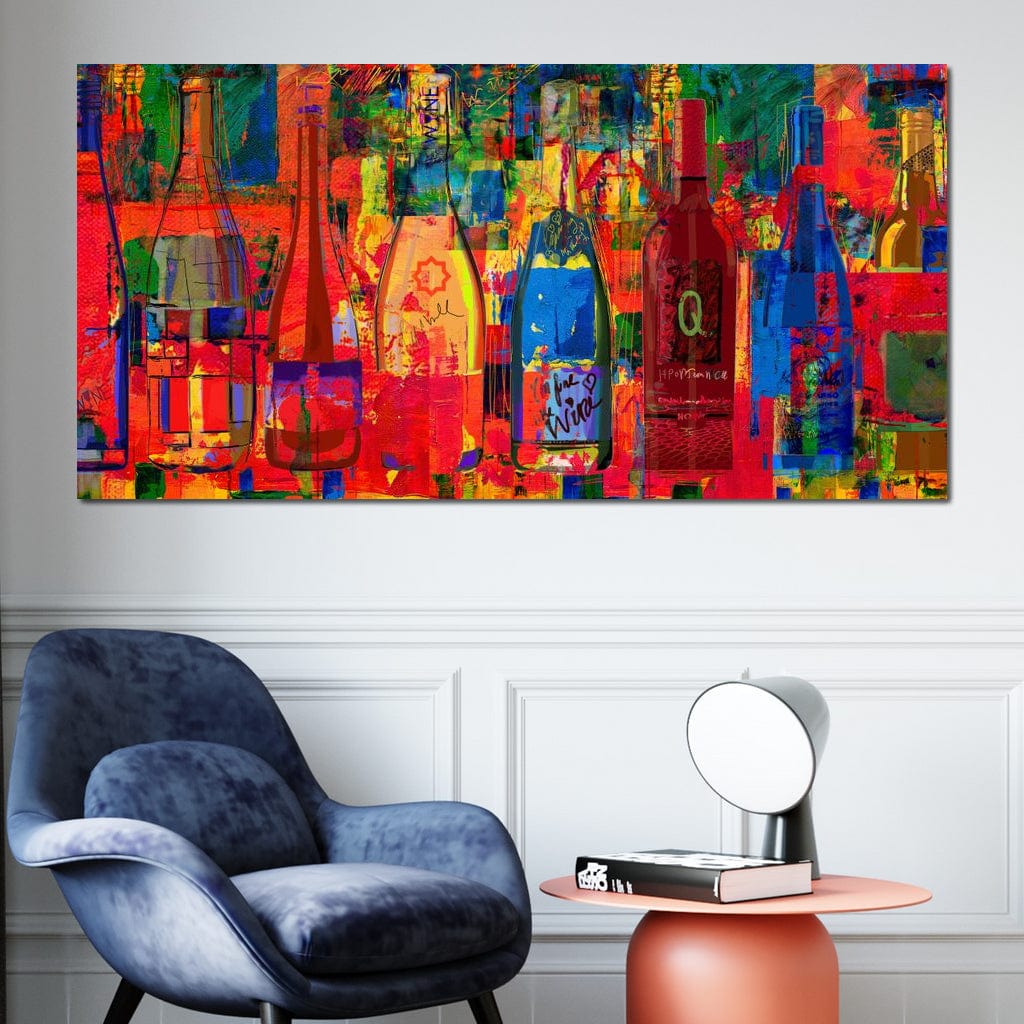 tablou canvas cu sticle de bautura, pictate in stil graffiti in culori multiple, intr-un cadru urban