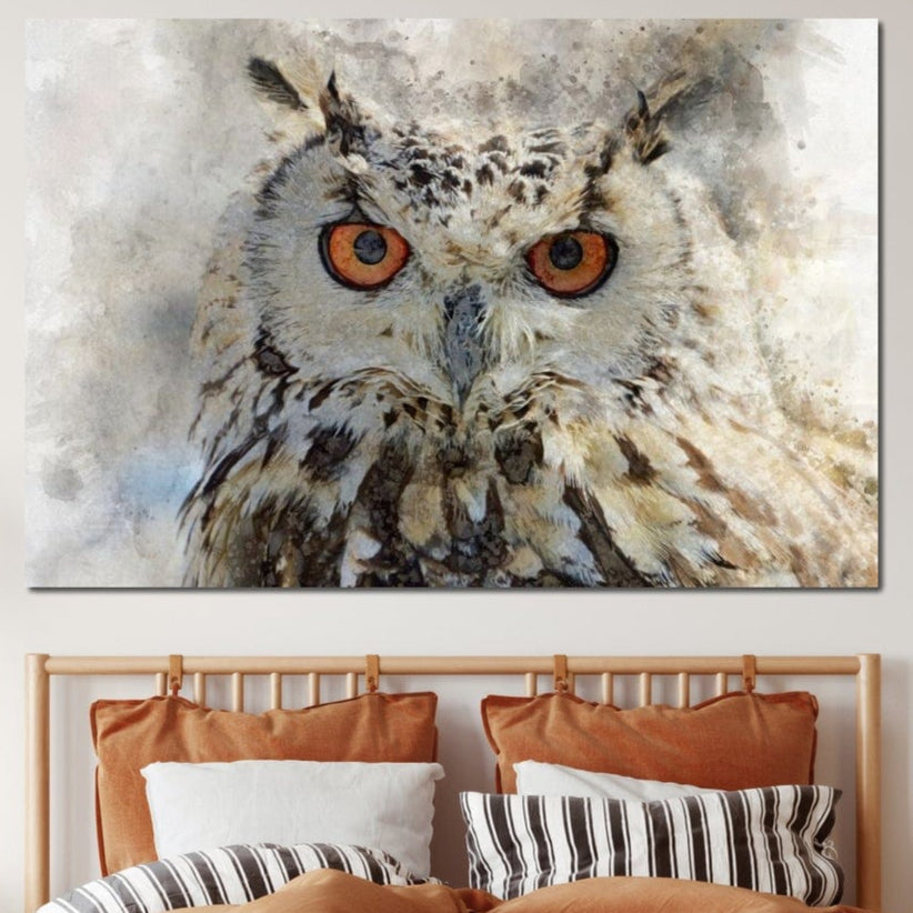 tablou canvas cu o bufnita alba cu ochi portocalii pe fundal in tonuri deschise