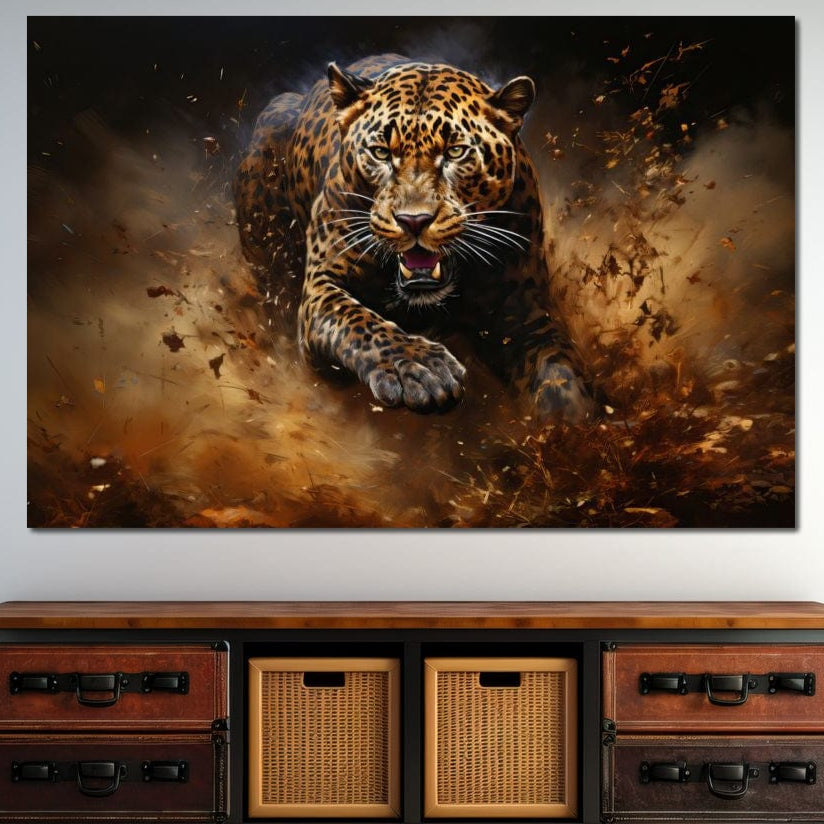 tablou canvas cu un leopard intr-un vartej de praf si frunze, surprins in moment de vanatoare