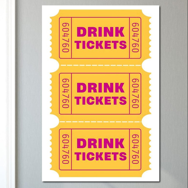 tablou canvas cu trei tichete galbene pentru orice bautura, marcate cu coduri, pe fundal alb