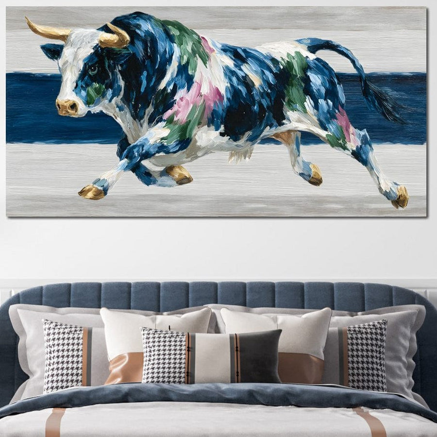 Tablou Canvas LuxCanva® Premium, "Putere Ancestrala", cu un taur dinamic și colorat, adaugă forță și stil modern dormitorului, biroului sau livingului tău printr-o pictură vibrantă pe pânză de bumbac.