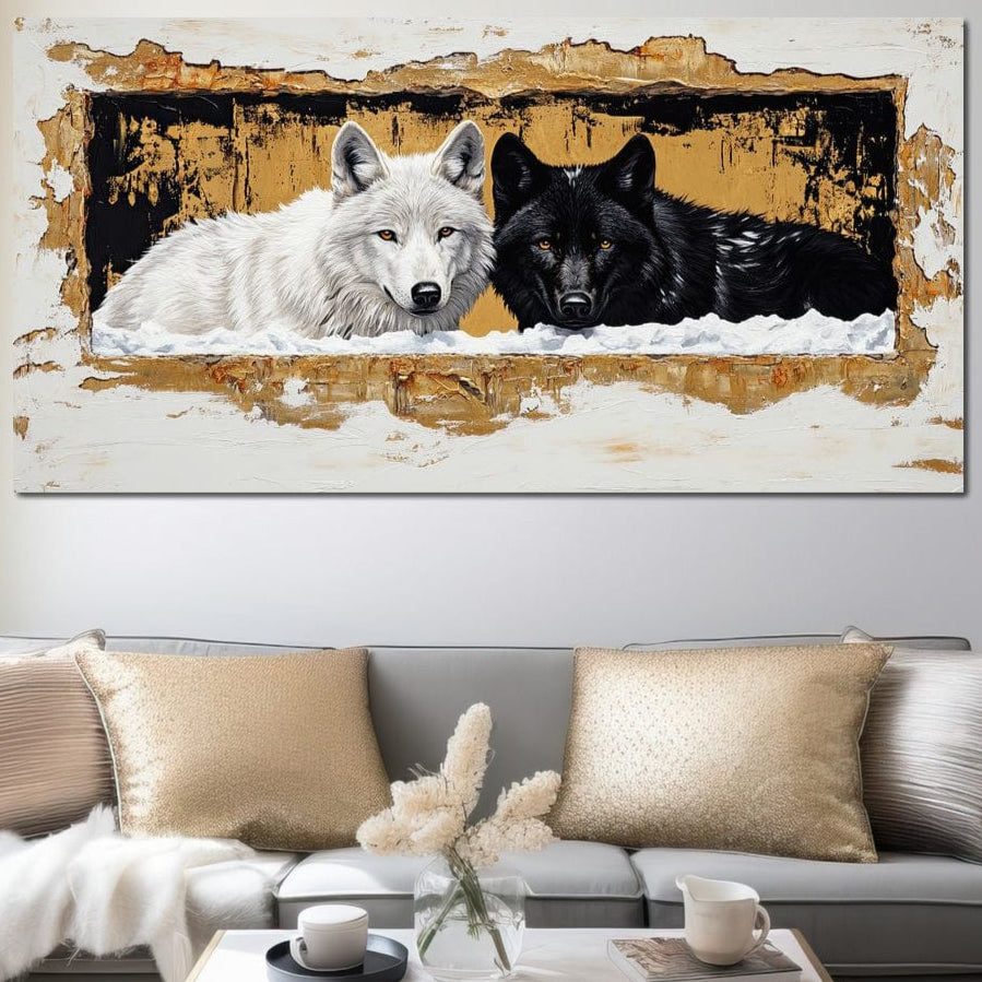 tablou canvas cu un lup alb si unul negru, pe fundal abstract in nuante de negru si auriu