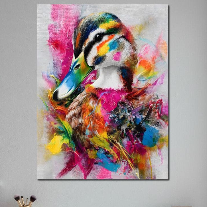 tablou canvas cu o rata cu penaj viu colorat, pe fundal multicolor