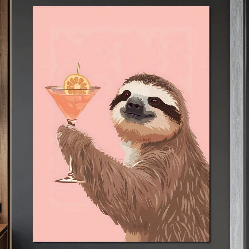 tablou canvas cu un lenes cu un pahar de cocktail, pe fundal roz pastelat