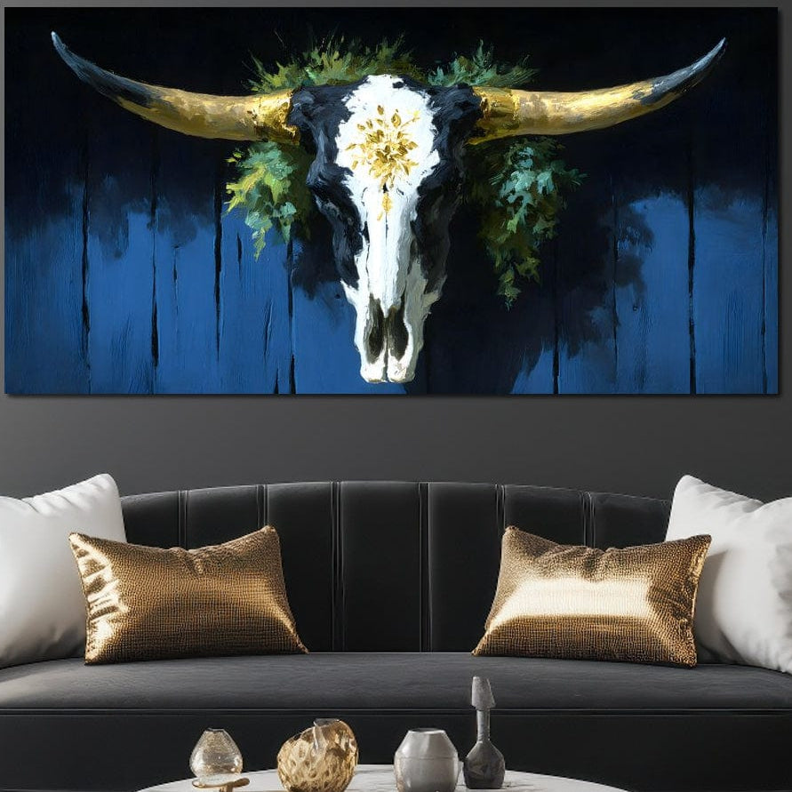 tablou canvas cu un craniu de taur, cu coarne aurii, pe fundal albastru
