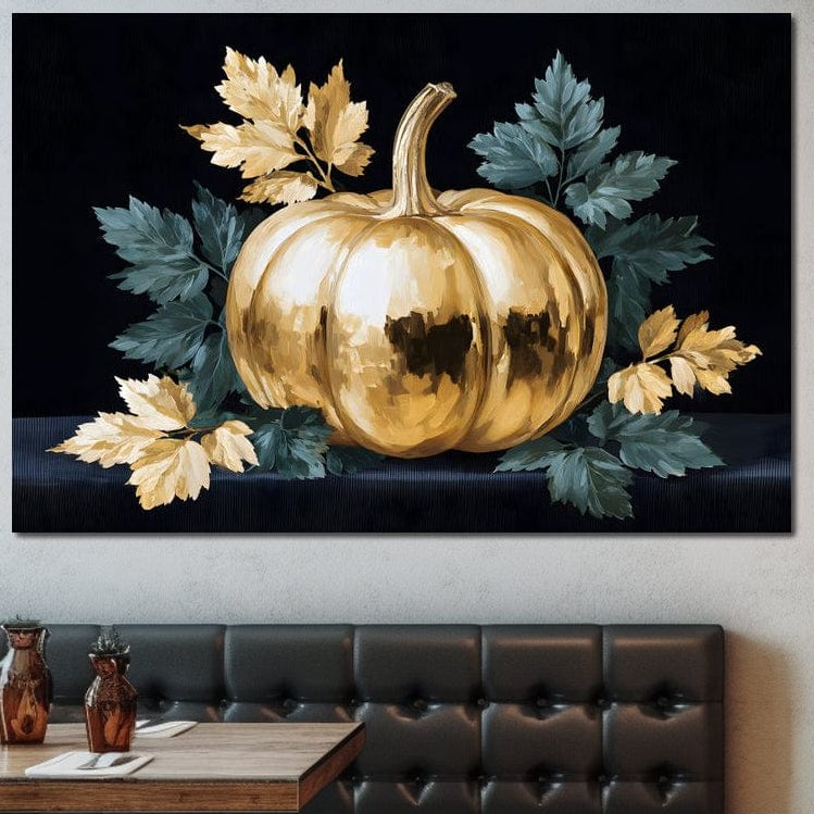 Tablou Canvas Premium LuxCanva® N1124 "Dovleacul de Aur" surprinde un dovleac auriu printre frunze în tonuri metalice, o piesă artistică și rafinată pentru restaurant sau bucătărie.