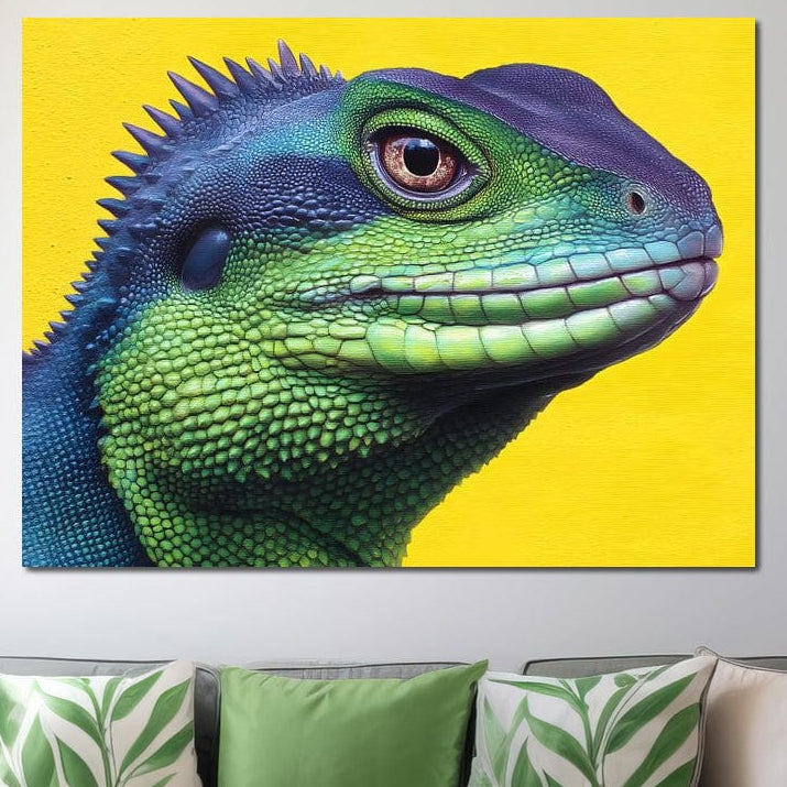 tablou canvas cu o soparla in nuante vibrante de verde si mov, pe fundal galben intens