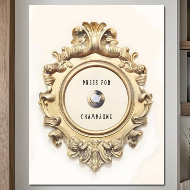 tablou canvas cu un buton si un text intr-un ornament auriu, pe fundal deschis