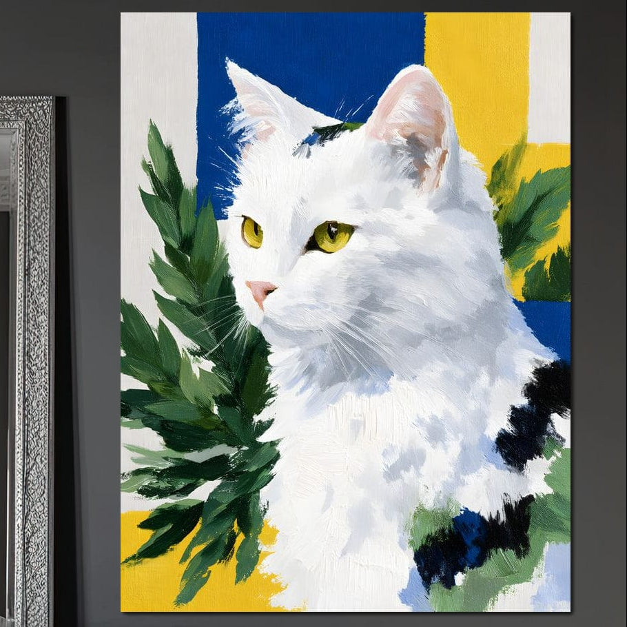 tablou canvas cu o pisica alba cu ochi verzi, printre frunze, pe fundal pictat in dungi albe, albastre si galbene