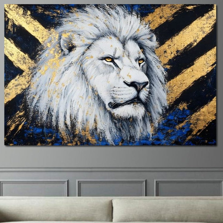 The LuxCanva® Tablou Canvas Premium M1375, "Putere Straveche" cu leu alb regal, mărime abstractă și nuanțe de auriu, albastru și negru, aduce un aer nobil camerei tale moderne, decorând peretele elegant de deasupra canapelei bej.