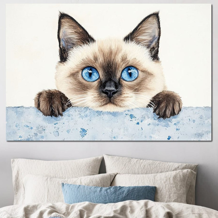 tablou canvas cu o pisica siameza cu ochi albastri, pe fundal deschis si simplist