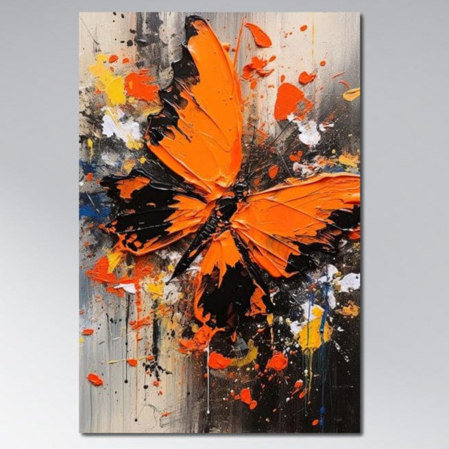 tablou canvas cu un fluture in nuante de portocaliu si negru, pe fundal abstract cu stropi de vopsea stil graffiti