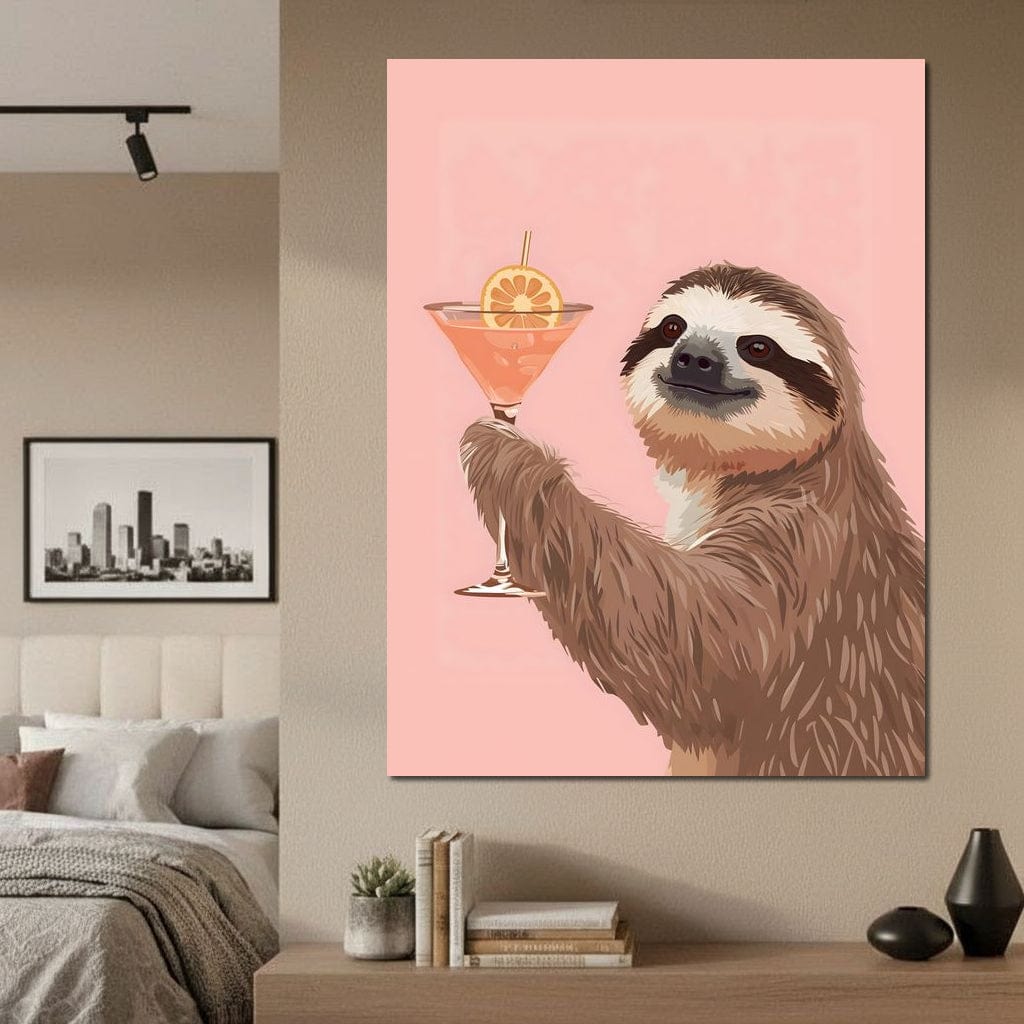 tablou canvas cu un lenes cu un pahar de cocktail, pe fundal roz pastelat