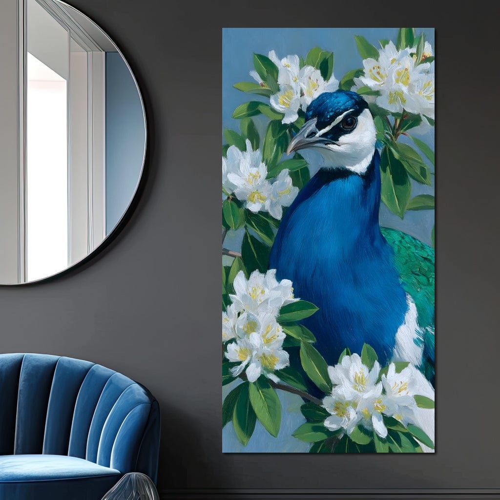 tablou canvas cu un paun cu penaj albastru si verde, intr-un cadru cu flori albe si frunzis