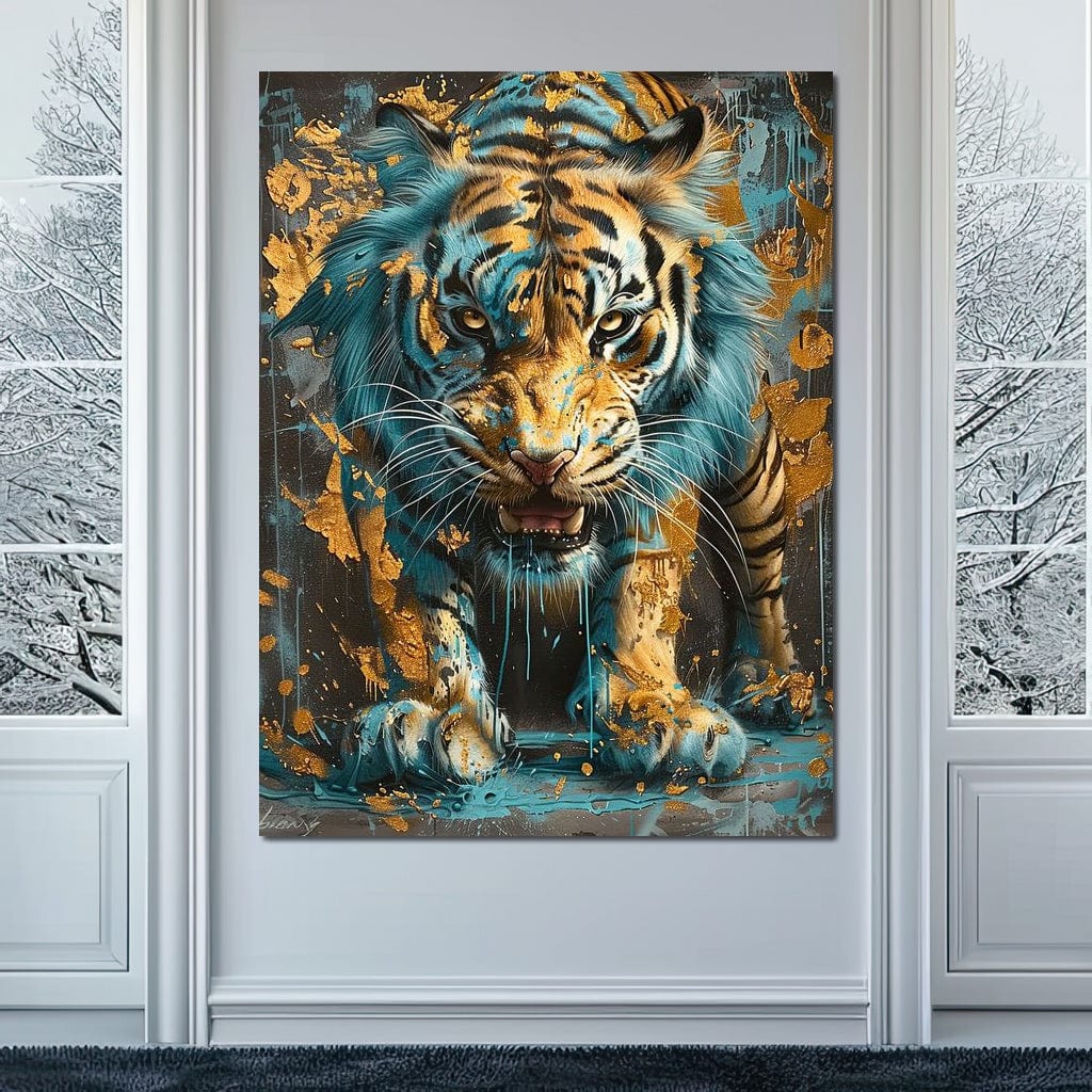 tablou canvas cu un tigru fioros pictat in nuante calde, pe fundal abstract cu accente aurii si albastru-turcoaz