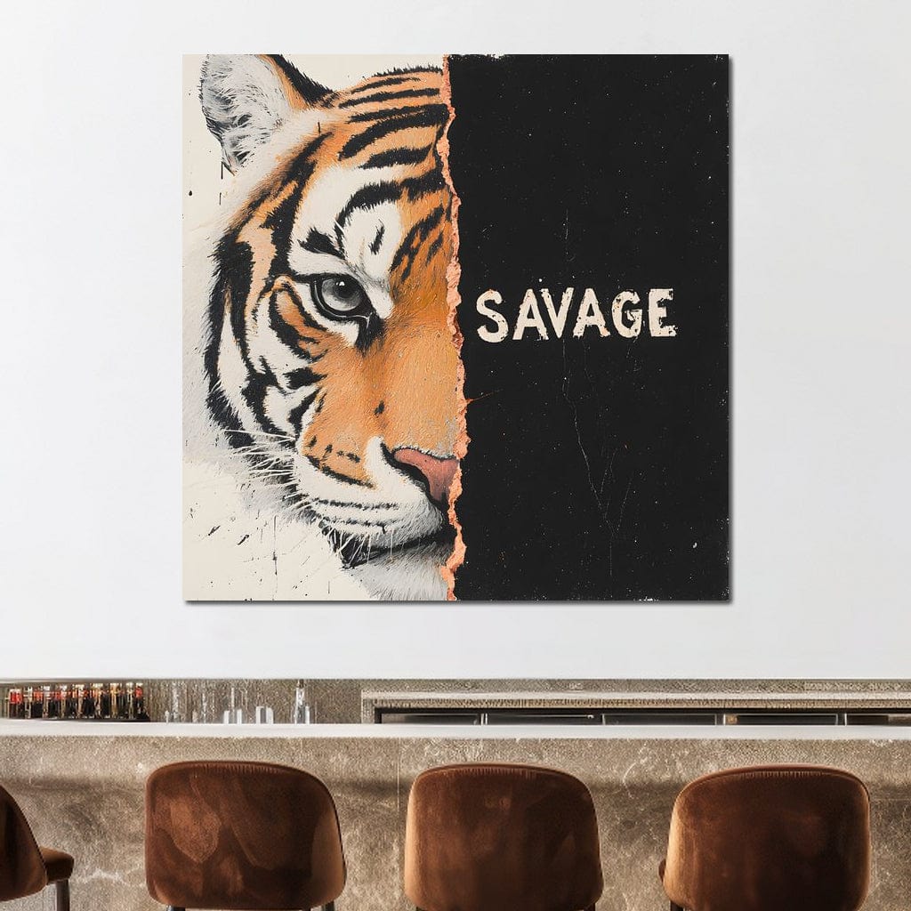 tablou canvas cu jumatatea unui chip de tigru, iar pe cealalta jumatate un text alb pe fundal negru