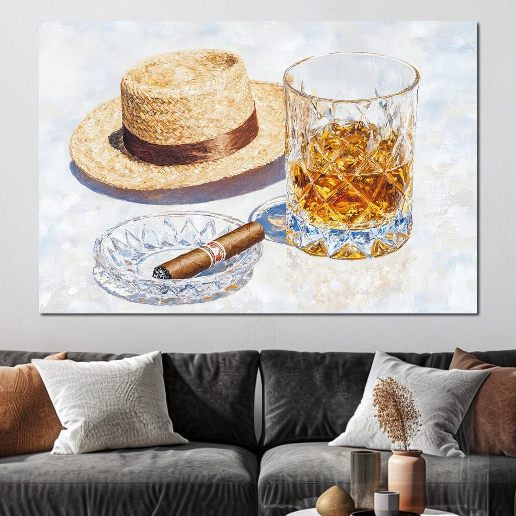 tablou canvas cu un pahar de whisky, o palarie si un trabuc intr-o scrumiera pe fundal deschis