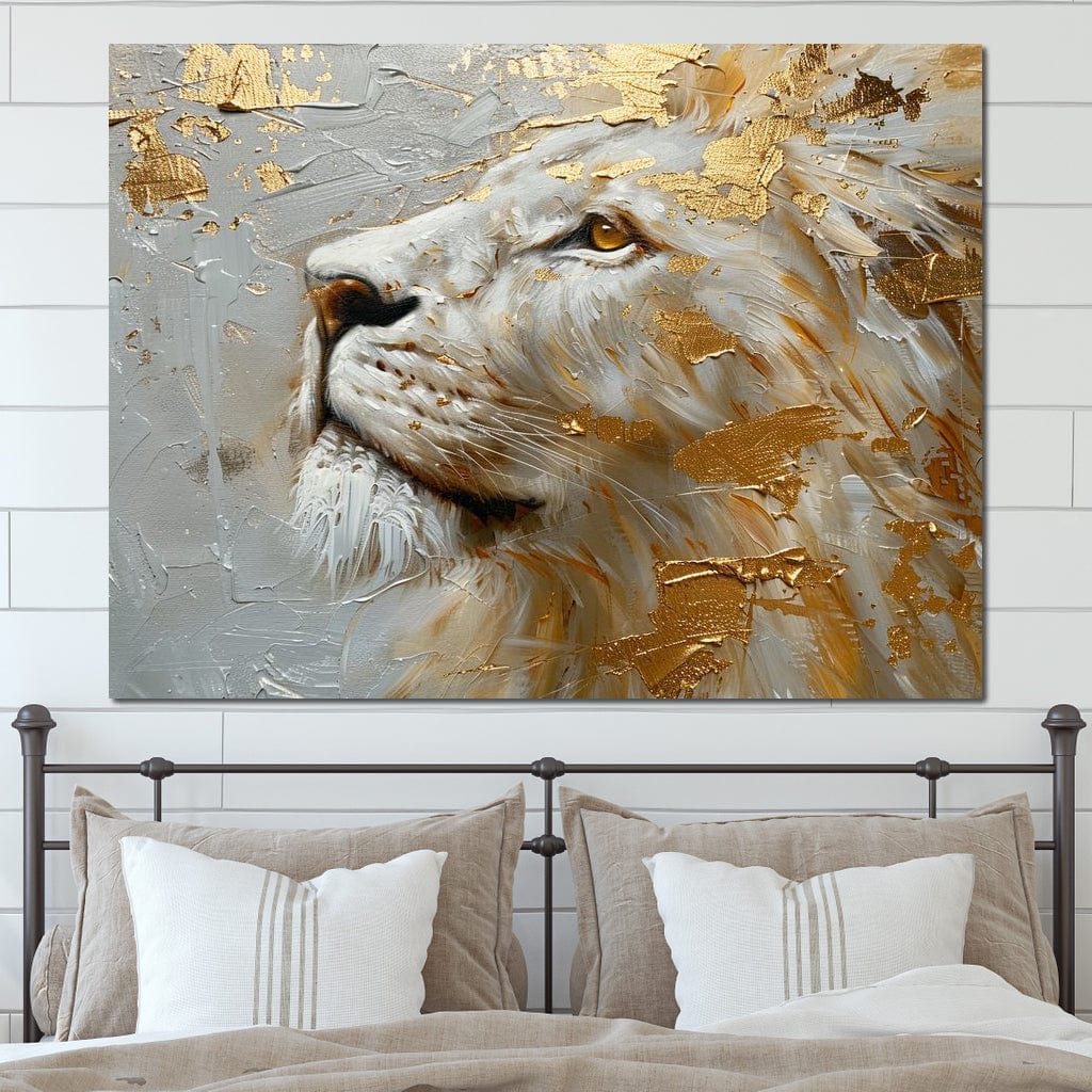 tablou canvas cu un leu alb surprins din profil, decorat cu accente aurii pe fundal abstract pictat