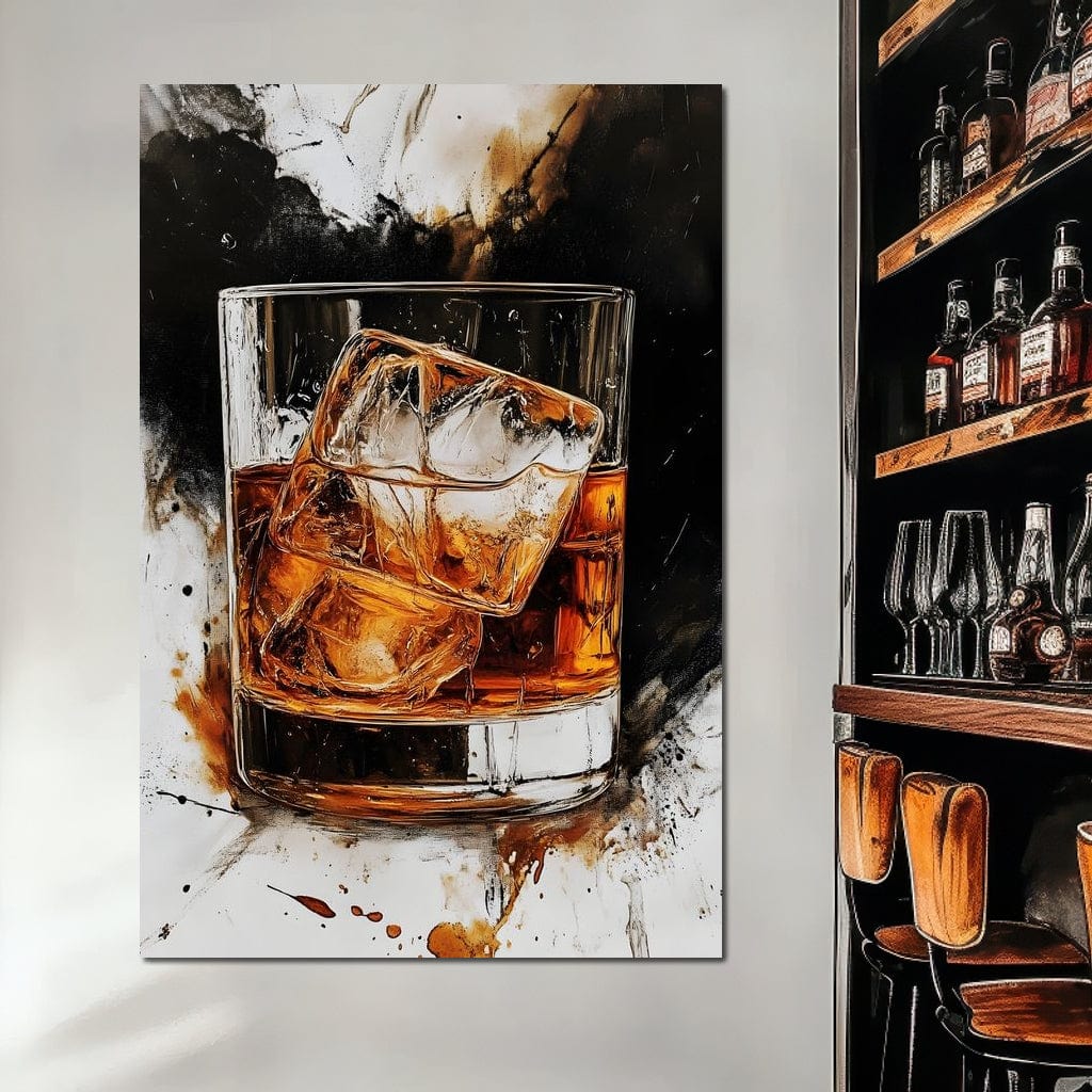 tablou canvas cu un pahar de whisky cu doua cuburi de gheata, pe un fundal alb stropit cu nuante de negru