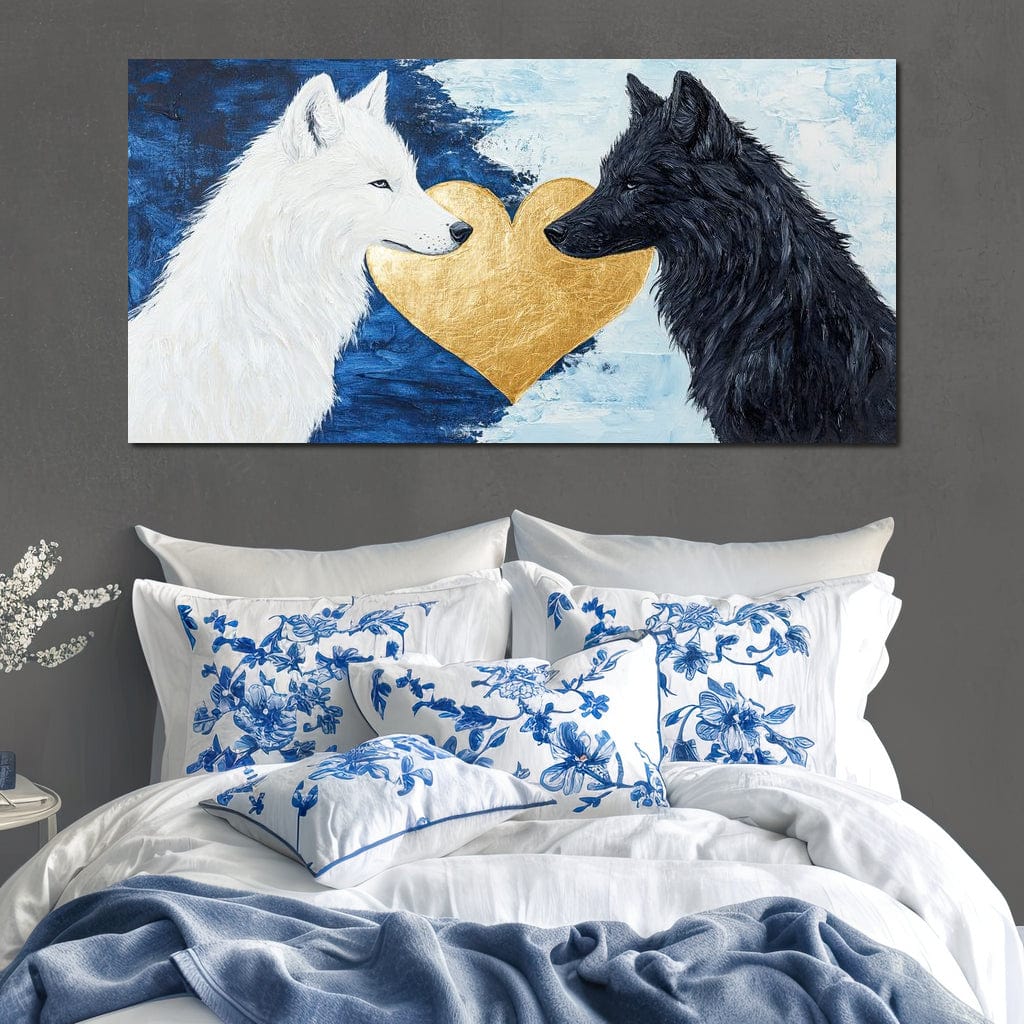 tablou canvas cu un lup alb si unul negru, pictati pe fundal in nuante de albastru si o forma de inima aurie