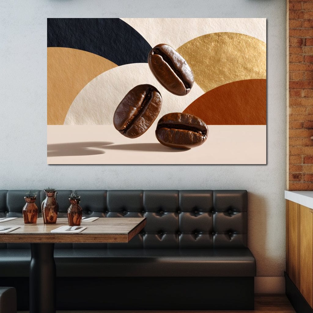 tablou canvas cu trei boabe de cafea pe fundal abstract cu cercuri in nuante de bej, auriu si aramiu