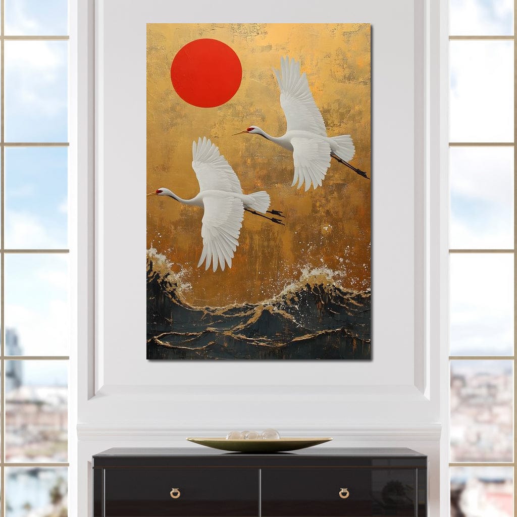 tablou canvas cu doi cocori albi zburand deasupra valurilor, sub un Soare rosu, pe fundal auriu texturat
