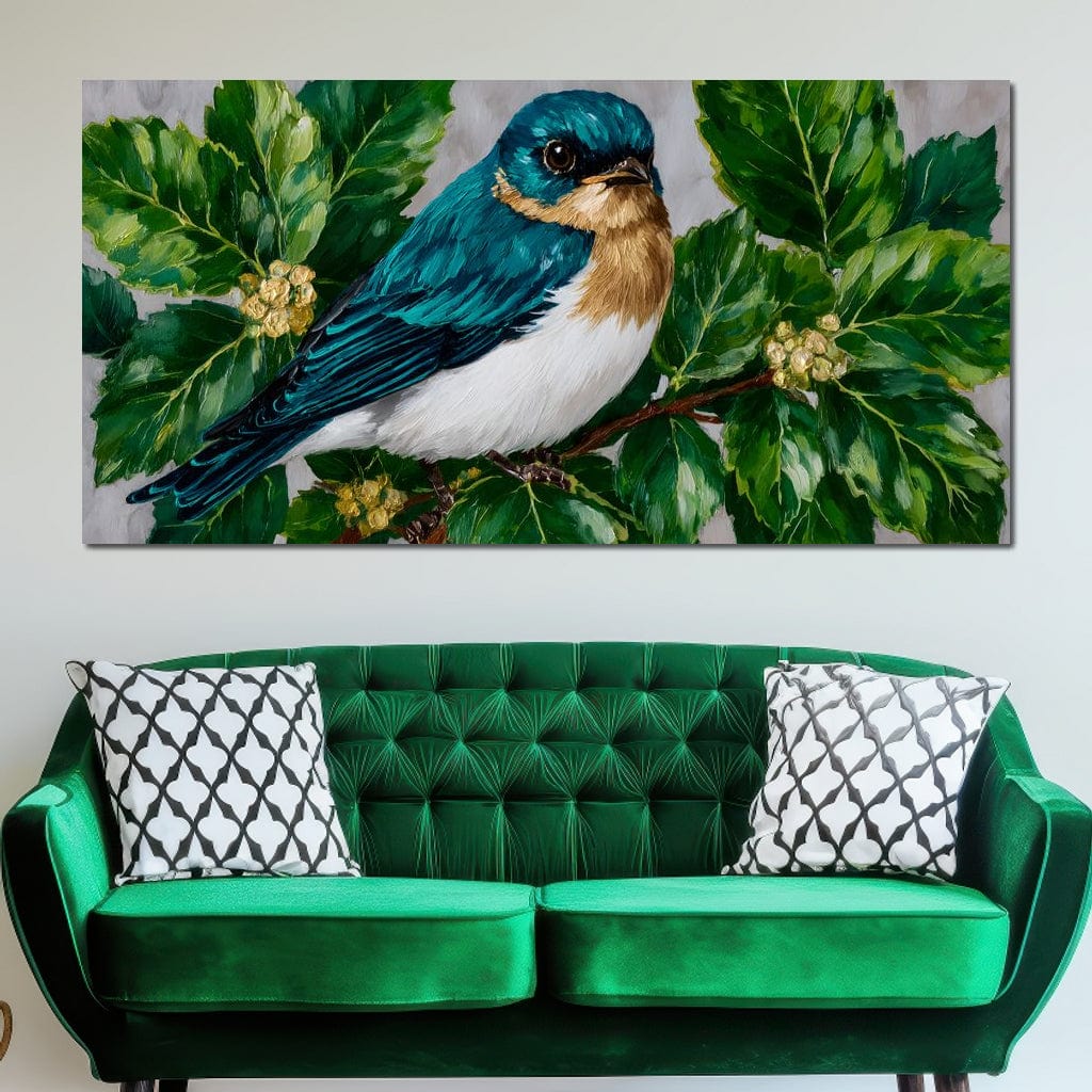tablou canvas cu o pasare cu penaj turcoaz si cafeniu, pe o ramura cu frunze verzi lucioase si muguri galbeni