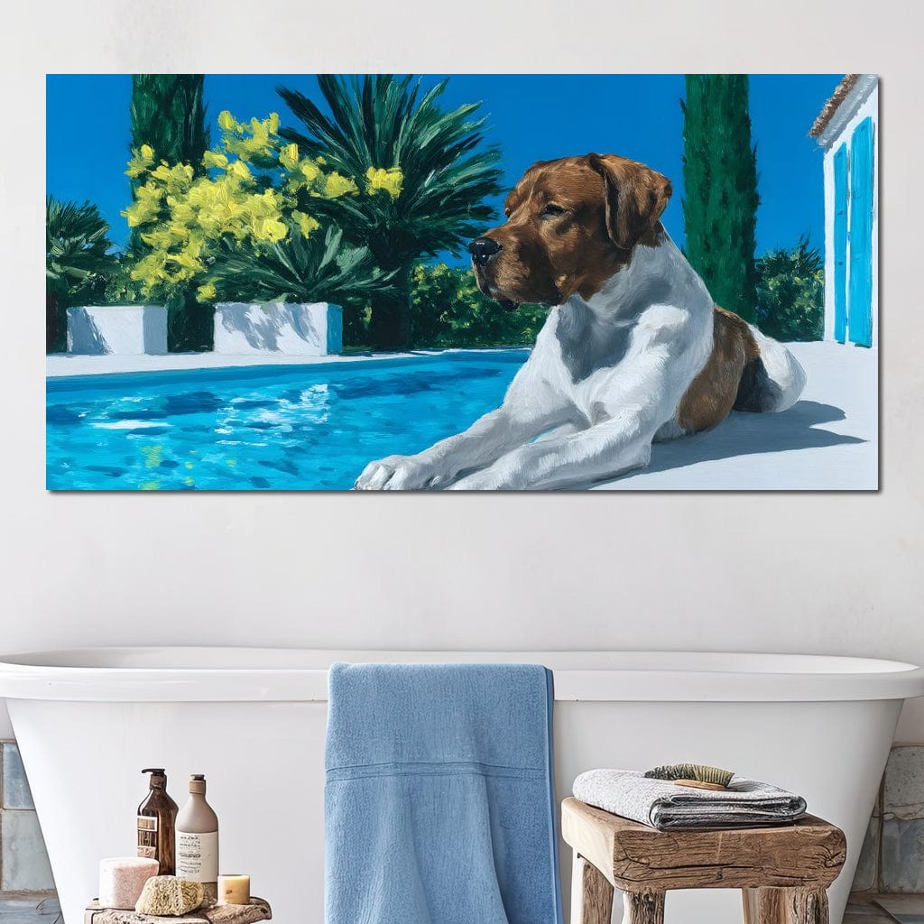tablou canvas cu un caine cu blana alba si maro, relaxat langa o piscina, pe fundal exotic luxuriant, cu plante si flori sub cer senin