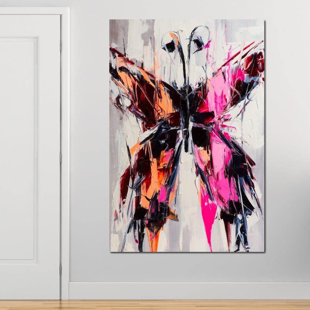 tablou canvas cu un fluture in culori intense de roz neon si portocaliu, pictat pe fundal alb texturat