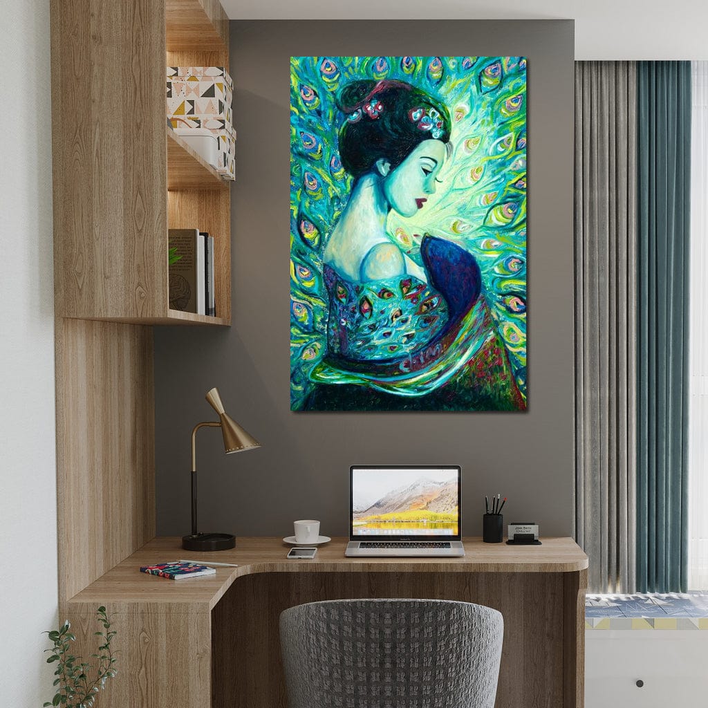 tablou canvas cu o femeie cu umarul gol, surprinsa din profil, pe fundal abstract verde cu design format din pene de paun