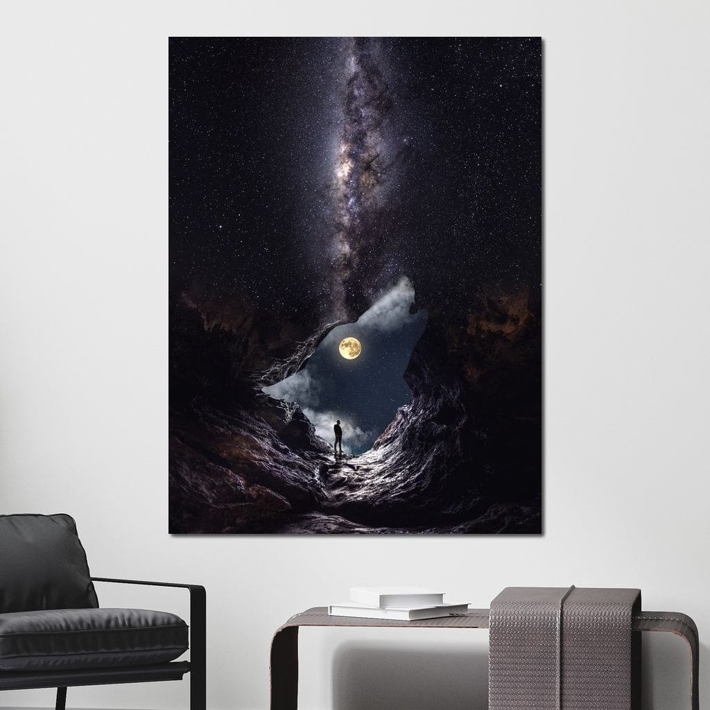 tablou canvas cu silueta unui lup in forma stancilor, pe fundal cosmic cu cer plin de stele si galaxii