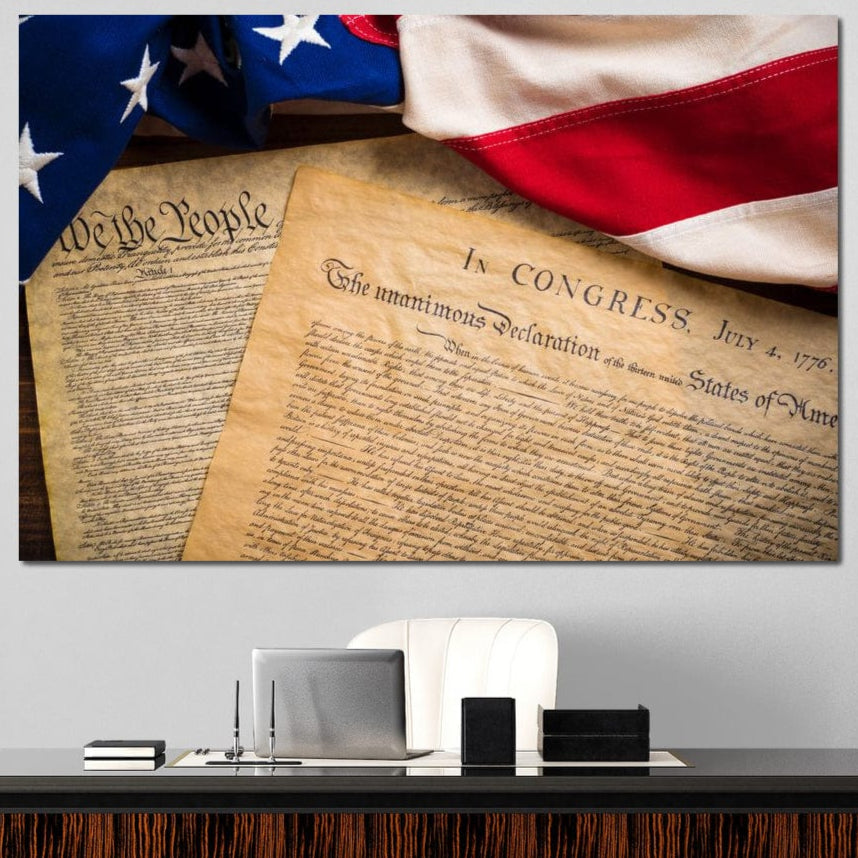 tabel canvas cu steagul american alaturi de Declaratia de Independenta si Constitutia Americii