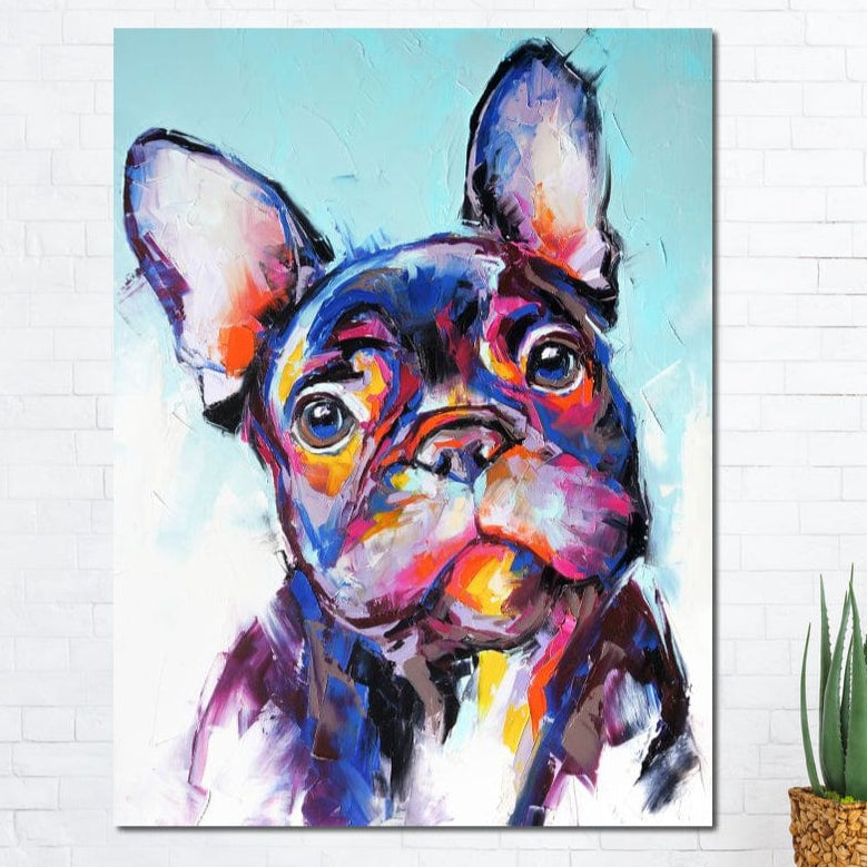 tablou canvas cu un bulldog francez redat in nuante vibrante de violet, albastru, galben si roz, pe fundal deschis