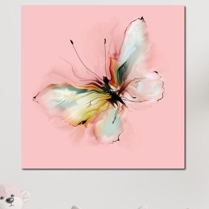 tablou canvas cu un fluture abstract in nuante vaporoase de galben, verde si roz pe fundal roz pal