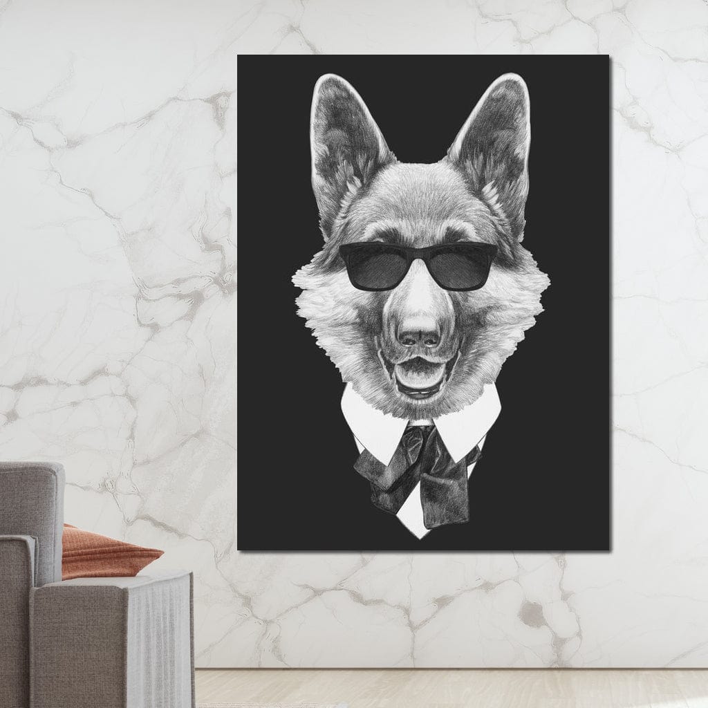 tablou canvas cu un caine, purtand ochelari de soare si costum cu papion, redat in alb si negru, pe fundal inchis