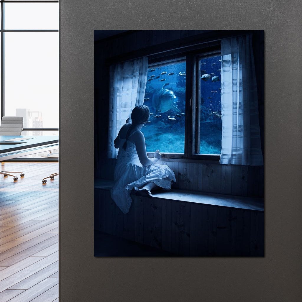 tablou canvas cu un copil privind adancurile oceanului cu pesti si rechini printr-o fereastra