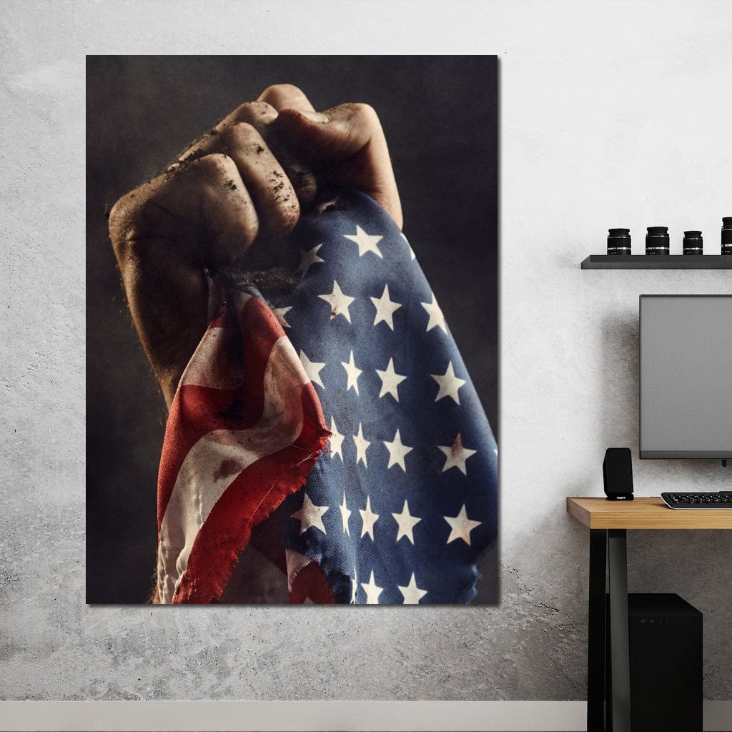 tablou canvas cu o mana puternica strangand steagul american