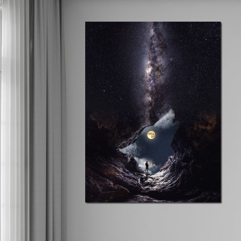 tablou canvas cu silueta unui lup in forma stancilor, pe fundal cosmic cu cer plin de stele si galaxii