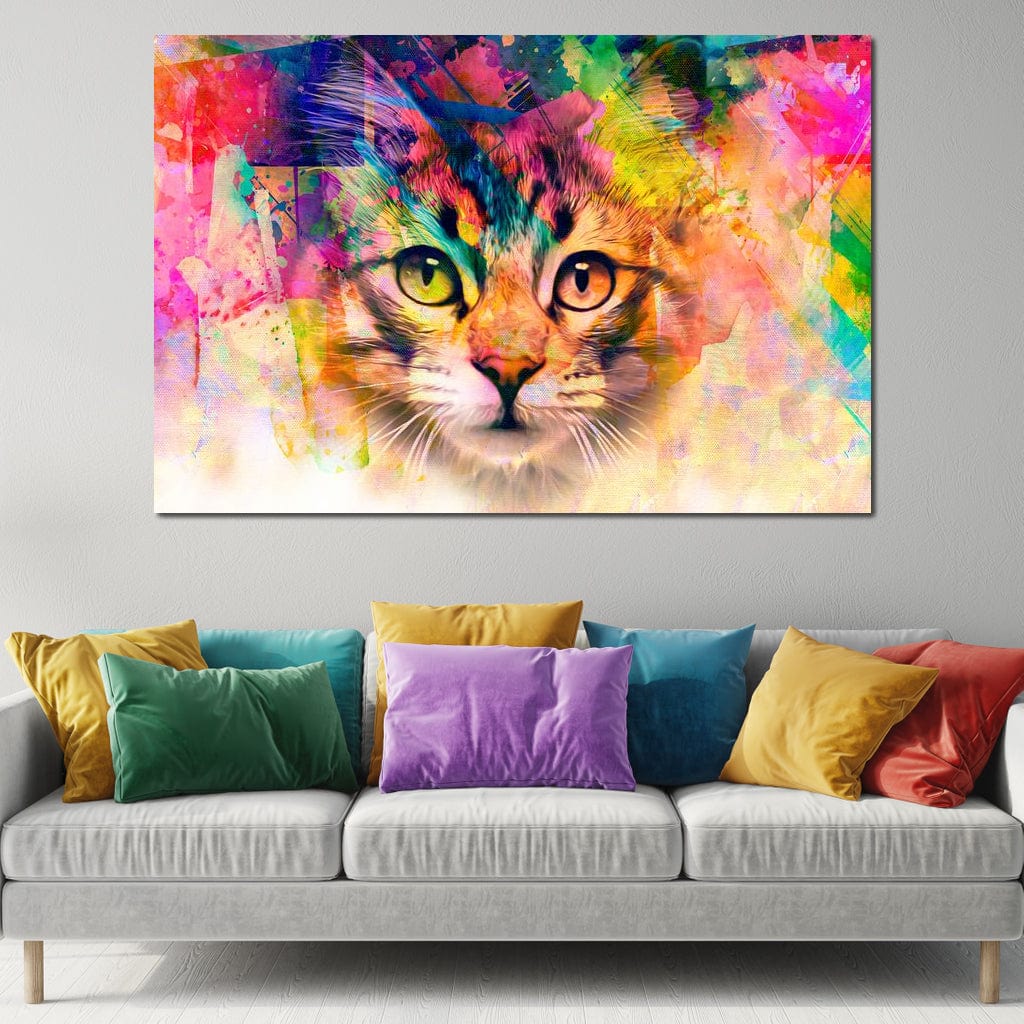 tablou canvas cu un chip de pisica redat in culori vii, pe fundal abstract stil pictura graffiti