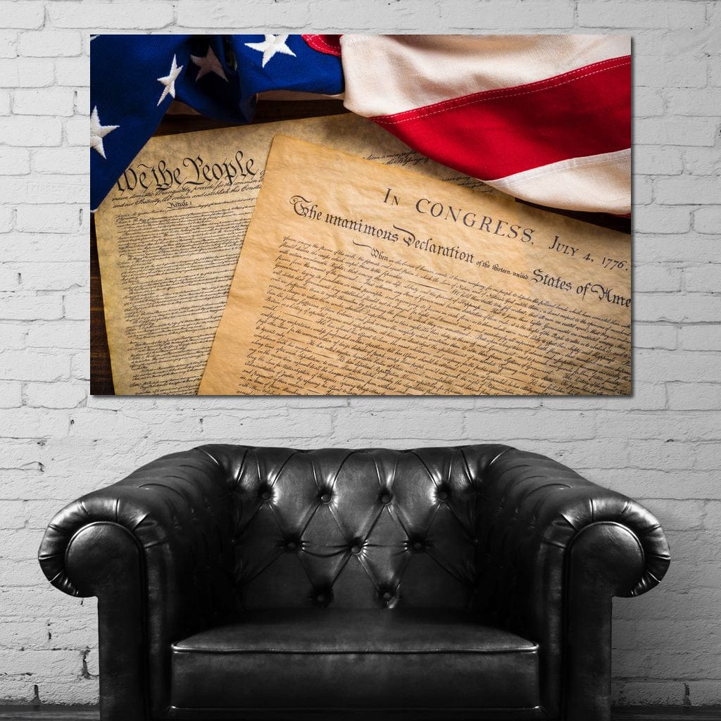 tabel canvas cu steagul american alaturi de Declaratia de Independenta si Constitutia Americii