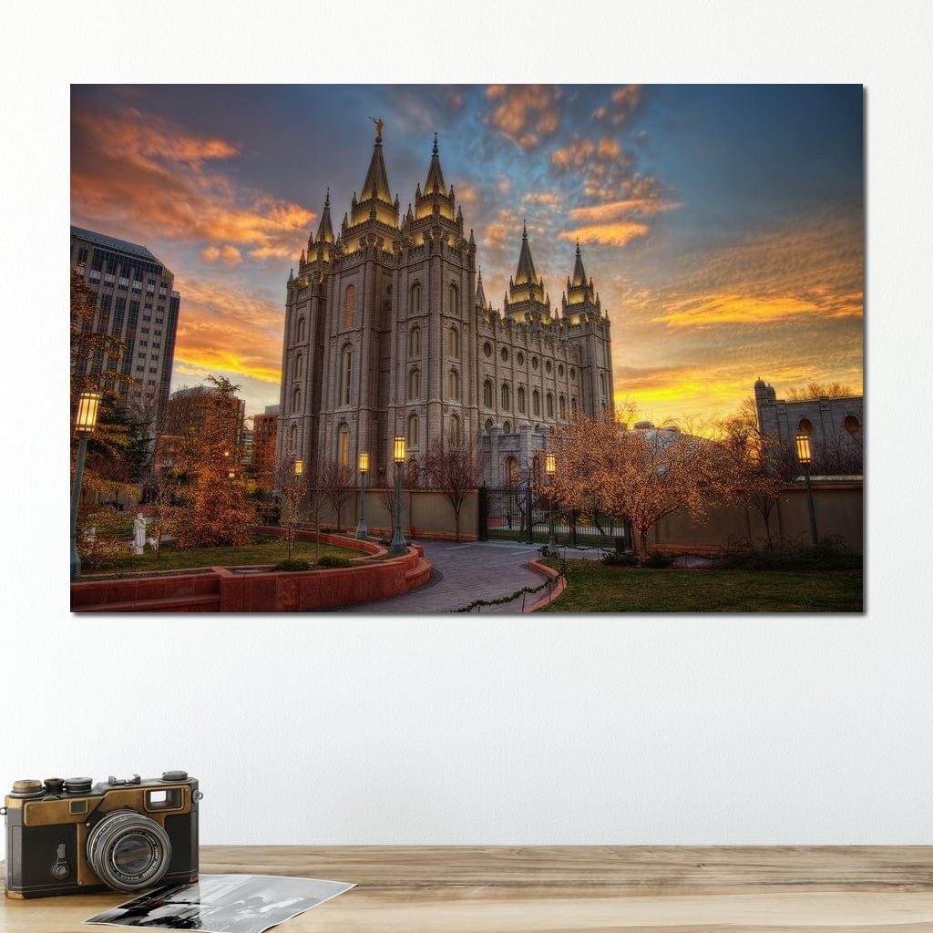 Tablou Canvas Premium LuxCanva® H1010, Templul sub Cerul Divin , Cer, Divin, Catedrala, Refugiu, Lumina, Credinta, Rugaciune, Apus, Pace, Living