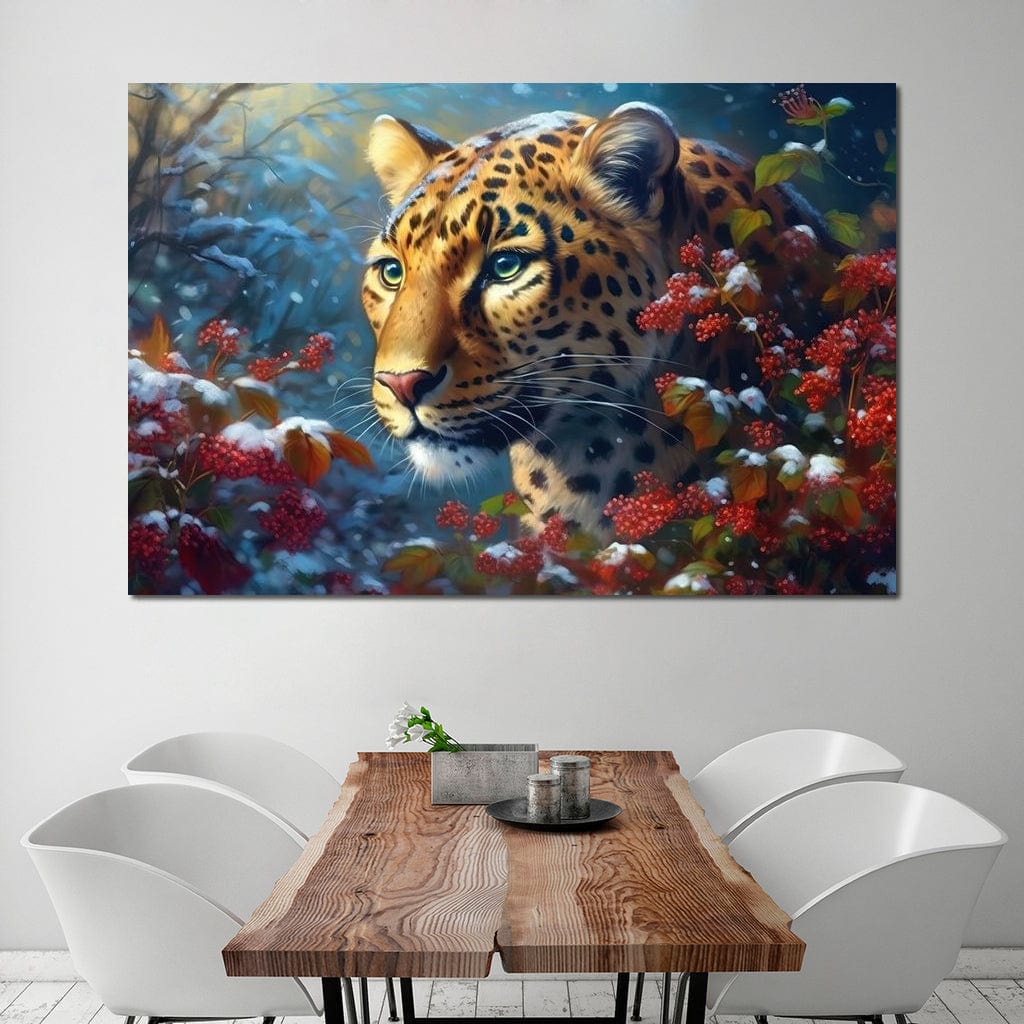 tablou canvas cu un jaguar in peisaj de iarna, inconjurat de crengute cu fructe rosii si zapada