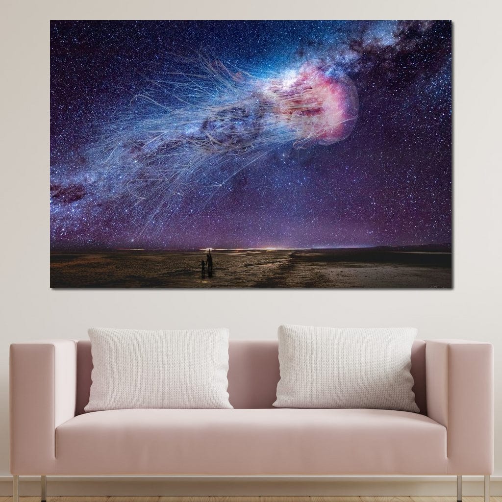 tablou canvas cu o meduza uriasa traversand cerul instelat, fiind privita de doi copii