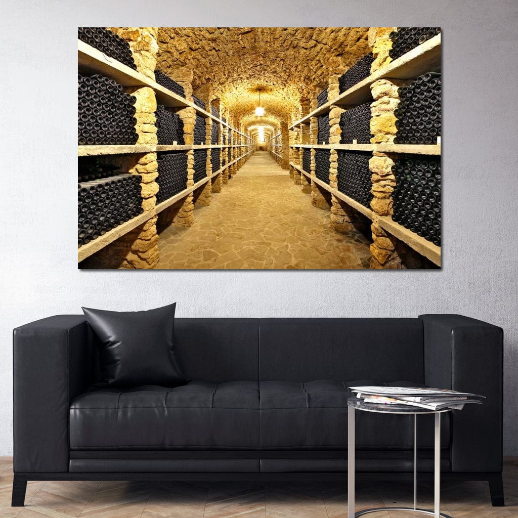 tablou canvas cu o vinoteca intr-un subteran din caramida cu lumina calda