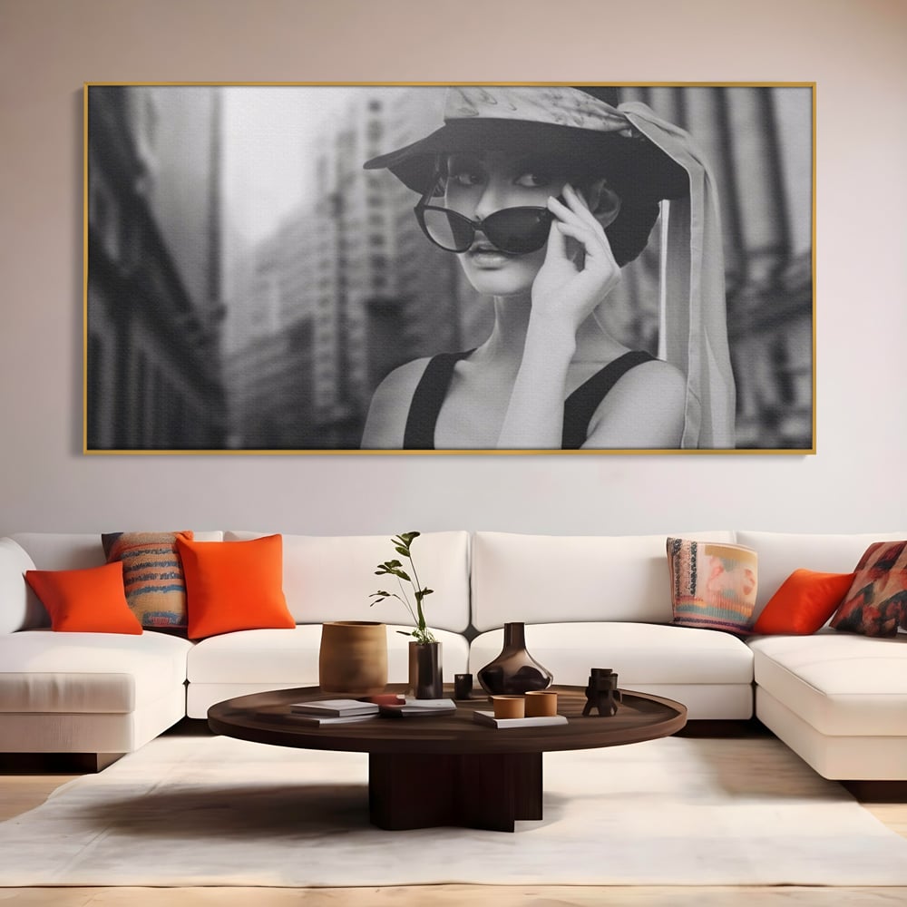 Tablou Canvas Premium LuxCanva® A1356, Beautiful Girl , Frumusete, Oras, Palarie, Ochelari, Living, Alb-Negru