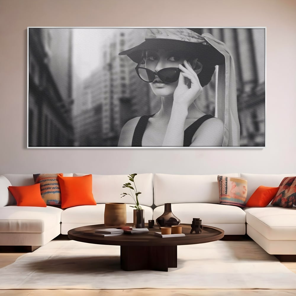 Tablou Canvas Premium LuxCanva® A1356, Beautiful Girl , Frumusete, Oras, Palarie, Ochelari, Living, Alb-Negru
