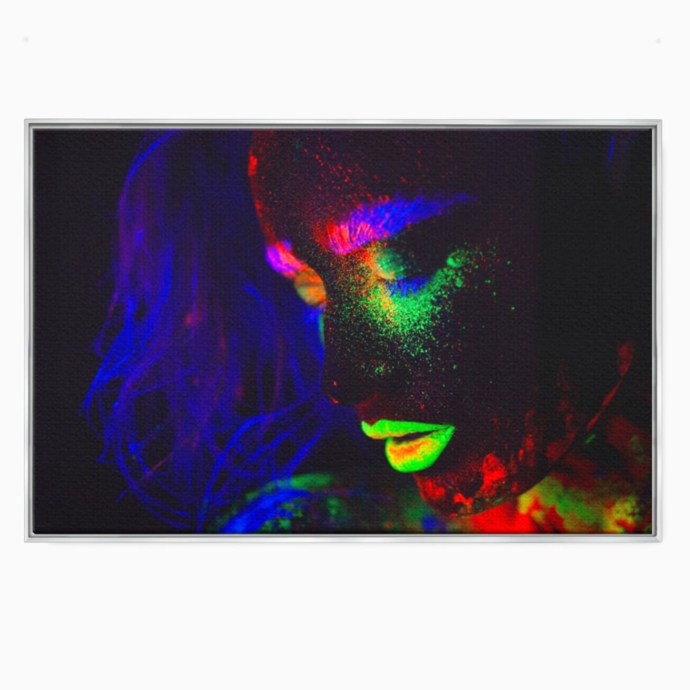 Leinwand Premium Canvas Wandkunst LuxCanva® A1357, Buntes Mädchen, Hübsch, Neon, Glitter, Phosphoreszierend, Lebendige Farben