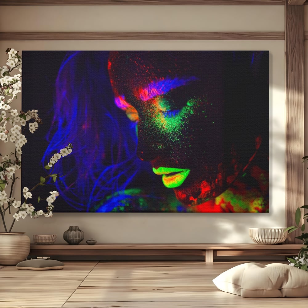 Leinwand Premium Canvas Wandkunst LuxCanva® A1357, Buntes Mädchen, Hübsch, Neon, Glitter, Phosphoreszierend, Lebendige Farben