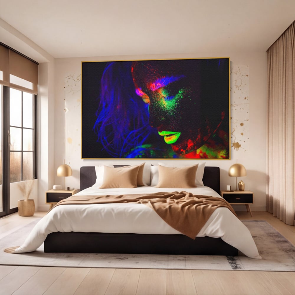 Leinwand Premium Canvas Wandkunst LuxCanva® A1357, Buntes Mädchen, Hübsch, Neon, Glitter, Phosphoreszierend, Lebendige Farben