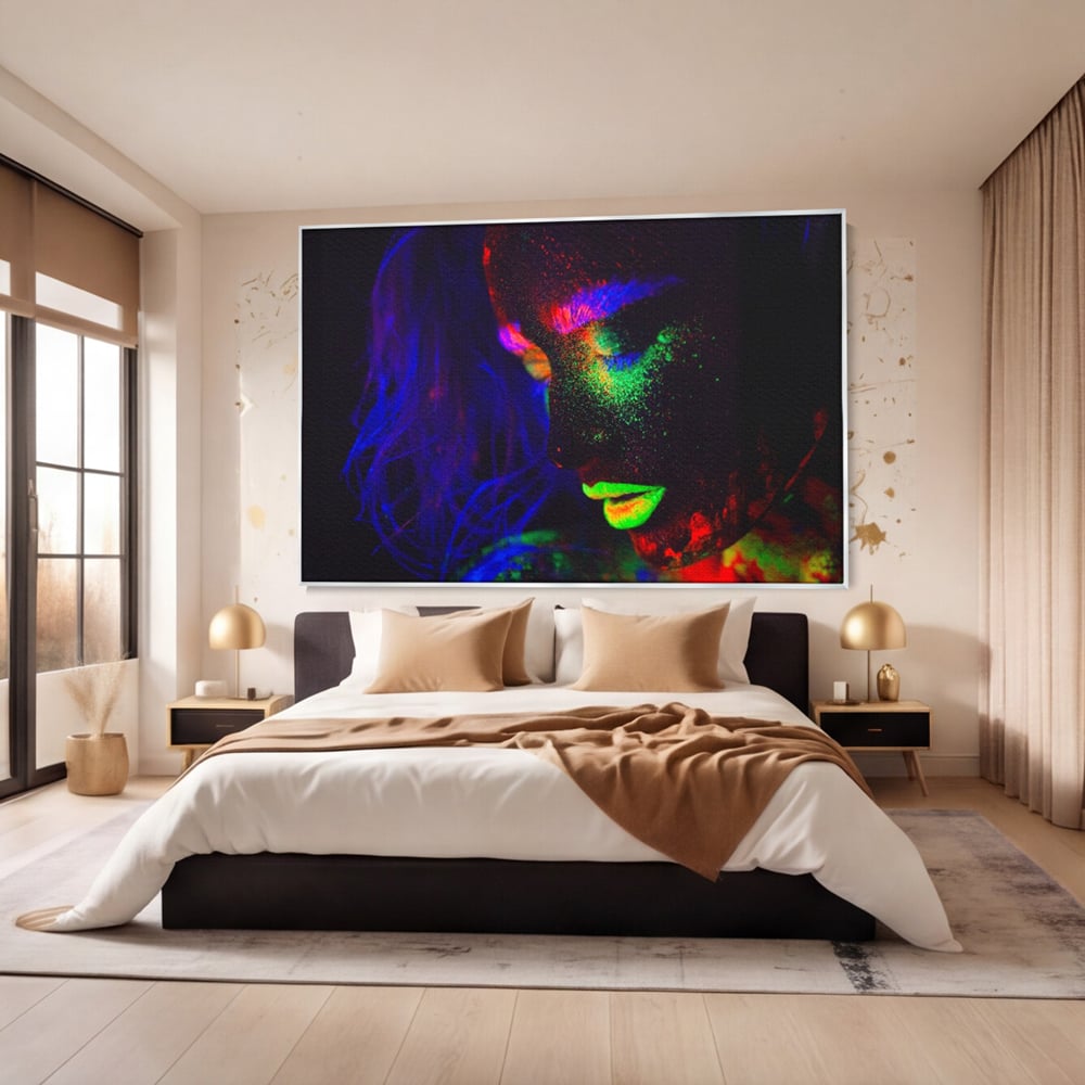 Leinwand Premium Canvas Wandkunst LuxCanva® A1357, Buntes Mädchen, Hübsch, Neon, Glitter, Phosphoreszierend, Lebendige Farben